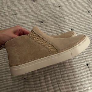 Tom’s ankle boots, worn once. No wear signs. Looks brand new.